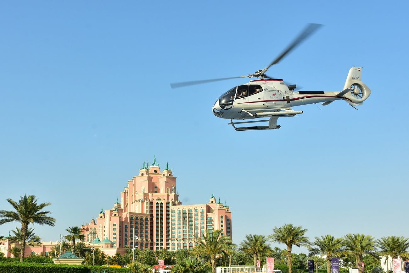 Private 15-minute fun flight by helicopter in Dubai