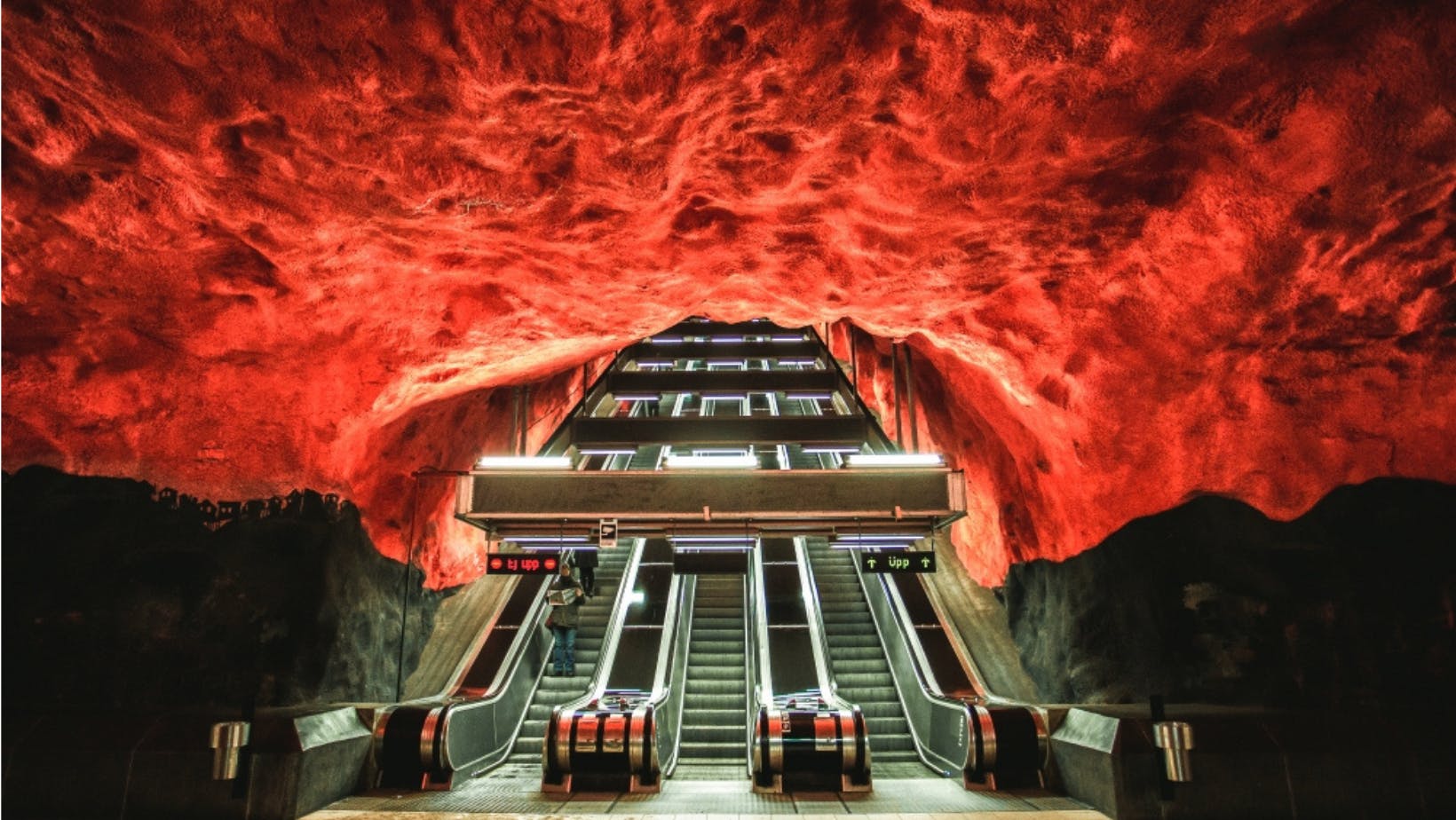 Tour a piedi dell'arte della metropolitana di Stoccolma