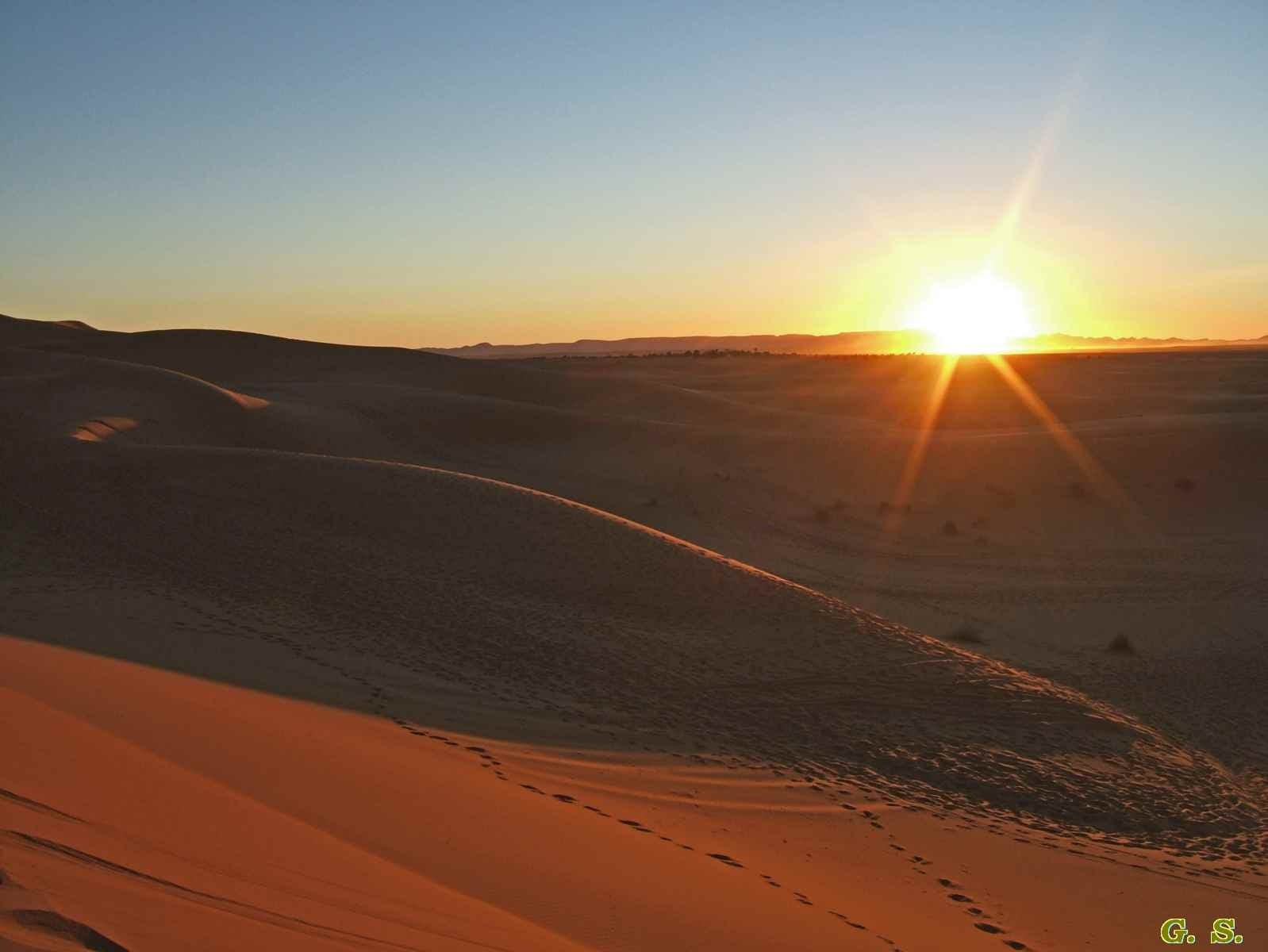 4 giorni - 3 notti Tour del Sahara nei deserti di Tinfou e Merzouga