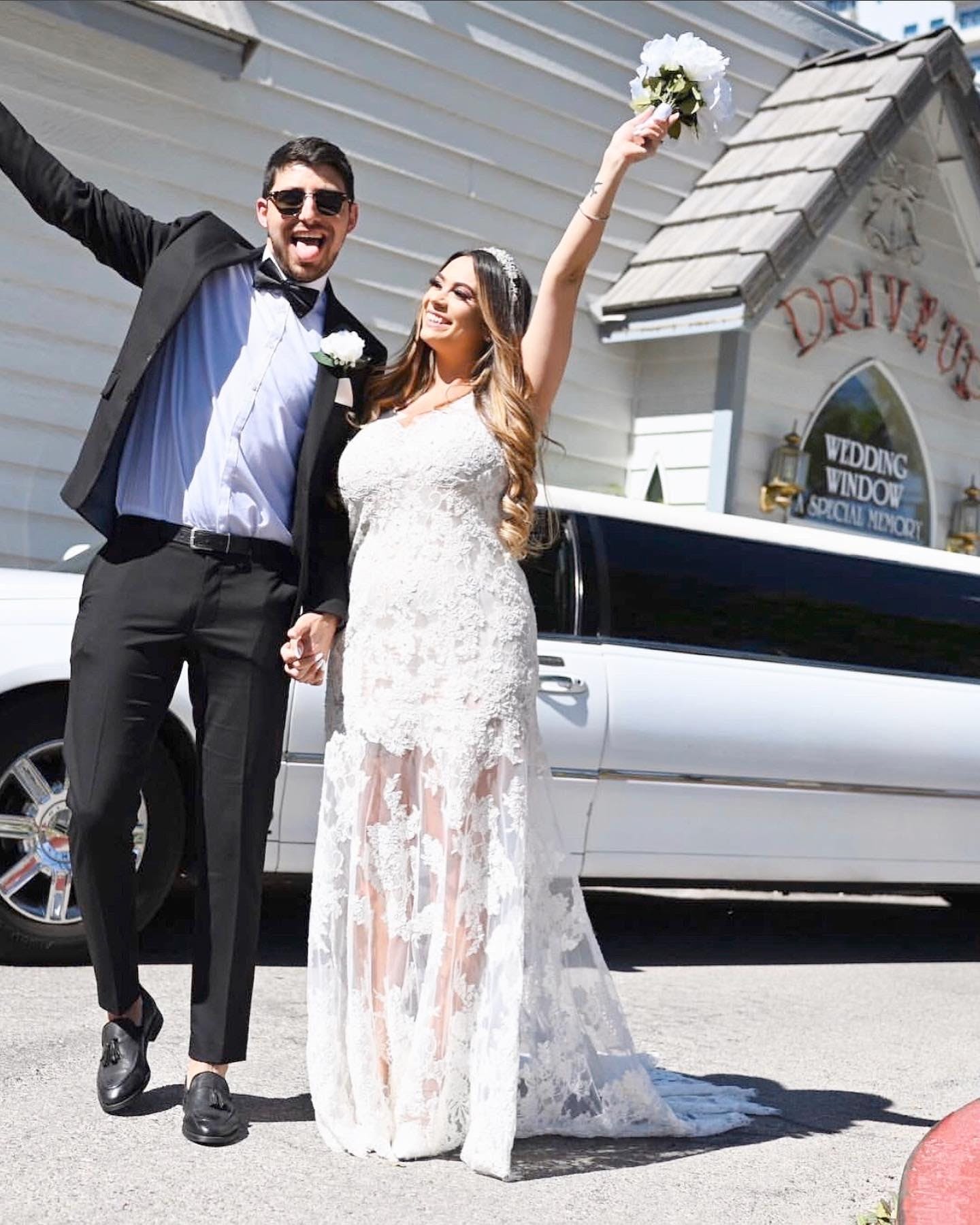 Las Vegas 'Super Sized' drive-thru wedding package